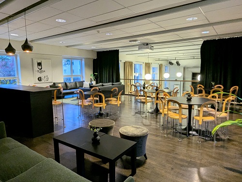 Balkongen i Teatern Hotell Kristina - plats för mingel, fika och grupparbeten