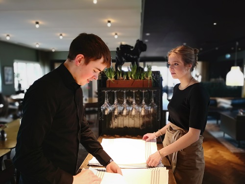 Förberedelser inför middag Hotell Kristina