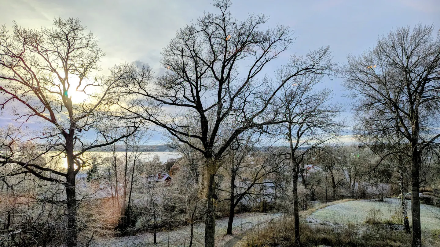 Utsikt från Hotell Kristina mot Mälaren och Sigtuna stad